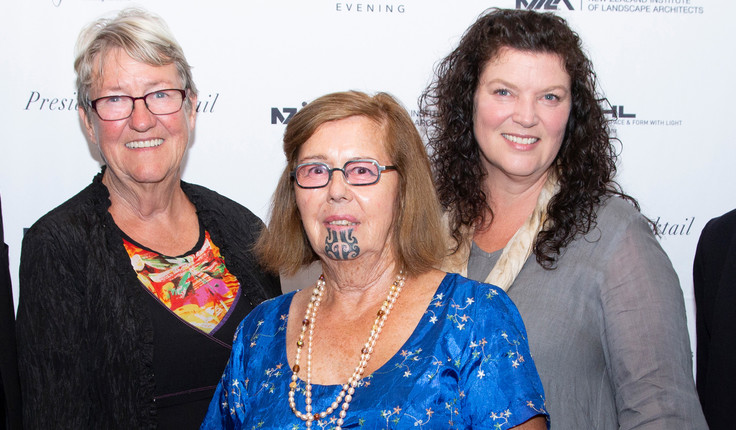 Dr Diane Menzies (c) with Sally Peake (l) and Renee Davies (r).  Photo taken at the 2019 NZILA President's Cocktail evening.